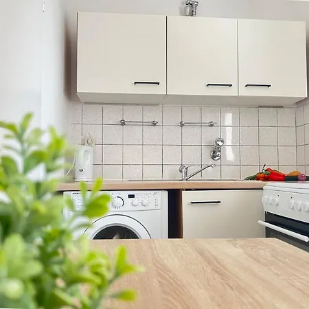 Zentrale Monteurwohnung Mit Top-ausstattung In شقة *