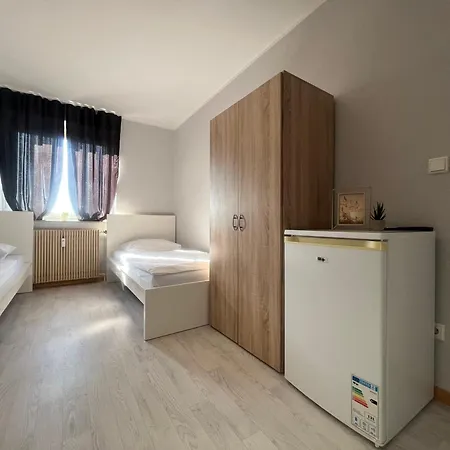 Zentrale Monteurwohnung Mit Top-ausstattung In