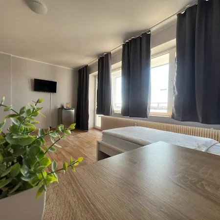 Zentrale Monteurwohnung Mit Top-ausstattung In شقة