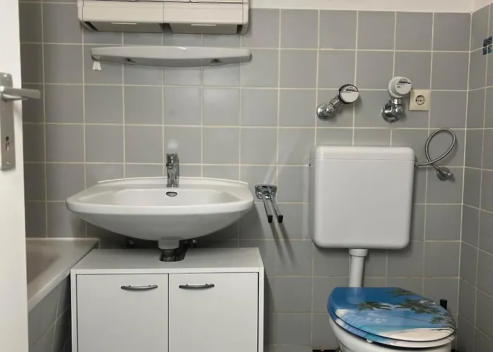 Zentrale Monteurwohnung Mit Top-ausstattung In *