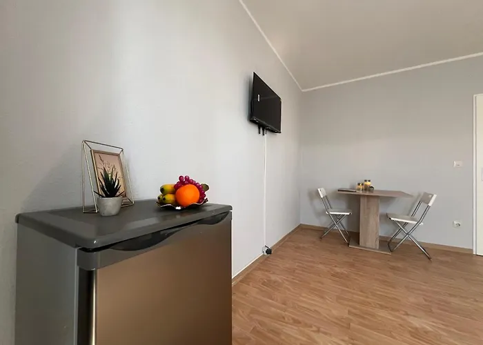 Zentrale Monteurwohnung Mit Top-ausstattung In Apartman