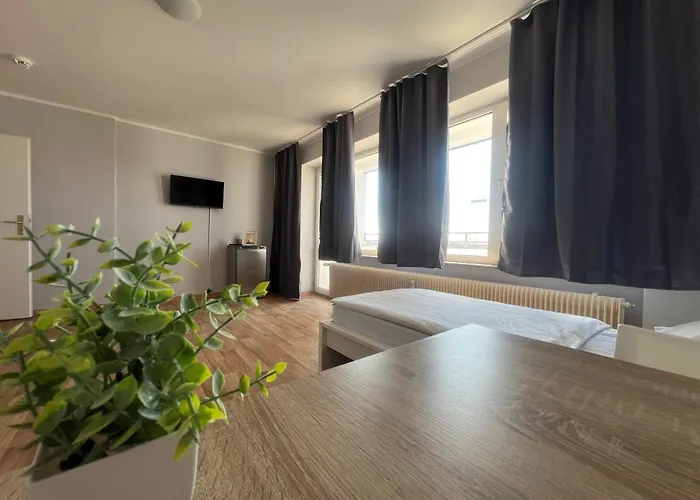 Zentrale Monteurwohnung Mit Top-ausstattung In Apartman